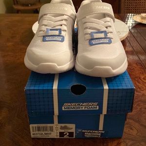 Skechers memory foam girl/boy sneaker